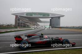 Kevin Magnussen (DEN) Haas VF-17. 07.04.2017. Formula 1 World Championship, Rd 2, Chinese Grand Prix, Shanghai, China, Practice Day.