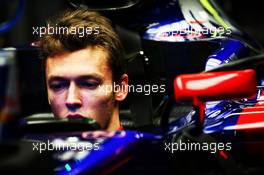 Daniil Kvyat (RUS) Scuderia Toro Rosso STR12. 07.04.2017. Formula 1 World Championship, Rd 2, Chinese Grand Prix, Shanghai, China, Practice Day.