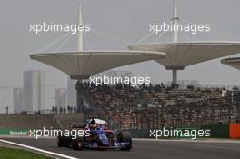 Daniil Kvyat (RUS) Scuderia Toro Rosso STR12. 08.04.2017. Formula 1 World Championship, Rd 2, Chinese Grand Prix, Shanghai, China, Qualifying Day.