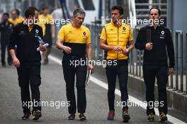 Jolyon Palmer (GBR) Renault Sport F1 Team walks the circuit with the team. 06.04.2017. Formula 1 World Championship, Rd 2, Chinese Grand Prix, Shanghai, China, Preparation Day.