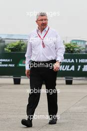 Ross Brawn (GBR) Managing Director, Motor Sports. 06.04.2017. Formula 1 World Championship, Rd 2, Chinese Grand Prix, Shanghai, China, Preparation Day.