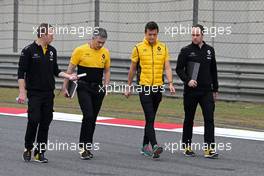 Nick Chester (GBR) Renault Sport F1 Team Chassis Technical Director and Jolyon Palmer (GBR) Renault Sport F1 Team   06.04.2017. Formula 1 World Championship, Rd 2, Chinese Grand Prix, Shanghai, China, Preparation Day.