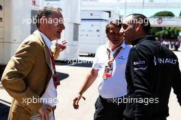 (L to R): Sean Bratches (USA) Formula 1 Managing Director, Commercial Operations with Cyril Abiteboul (FRA) Renault Sport F1 Managing Director. 12.05.2017. Formula 1 World Championship, Rd 5, Spanish Grand Prix, Barcelona, Spain, Practice Day.