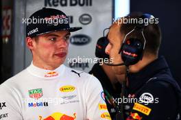 (L to R): Max Verstappen (NLD) Red Bull Racing with Gianpiero Lambiase (ITA) Red Bull Racing Engineer. 12.05.2017. Formula 1 World Championship, Rd 5, Spanish Grand Prix, Barcelona, Spain, Practice Day.