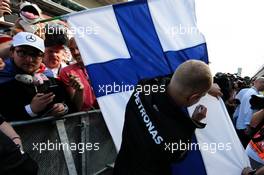 Valtteri Bottas (FIN) Mercedes AMG F1 signs autographs for the fans. 11.05.2017. Formula 1 World Championship, Rd 5, Spanish Grand Prix, Barcelona, Spain, Preparation Day.