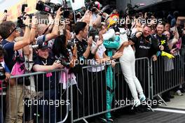 Race winner Lewis Hamilton (GBR) Mercedes AMG F1 celebrates in parc ferme with the team. 16.07.2017. Formula 1 World Championship, Rd 10, British Grand Prix, Silverstone, England, Race Day.