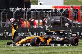 Jolyon Palmer (GBR) Renault Sport F1 Team RS17 stopped on the formation lap. 16.07.2017. Formula 1 World Championship, Rd 10, British Grand Prix, Silverstone, England, Race Day.