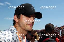 Ashton Kutcher (USA) Actor on the grid. 30.07.2017. Formula 1 World Championship, Rd 11, Hungarian Grand Prix, Budapest, Hungary, Race Day.