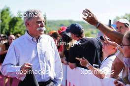 Chase Carey (USA) Formula One Group Chairman with fans. 29.07.2017. Formula 1 World Championship, Rd 11, Hungarian Grand Prix, Budapest, Hungary, Qualifying Day.