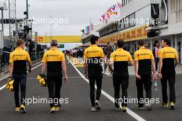 Jolyon Palmer (GBR) Renault Sport F1 Team and Sergey Sirotkin (RUS) Renault Sport F1 Team Third Driver walk the circuit with the team. 27.07.2017. Formula 1 World Championship, Rd 11, Hungarian Grand Prix, Budapest, Hungary, Preparation Day.