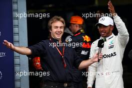 (L to R): Davide Valsecchi (ITA) Sky F1 Italia Presenter with pole sitter Lewis Hamilton (GBR) Mercedes AMG F1 in qualifying parc ferme. 02.09.2017. Formula 1 World Championship, Rd 13, Italian Grand Prix, Monza, Italy, Qualifying Day.