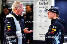 (L to R): Dr Helmut Marko (AUT) Red Bull Motorsport Consultant with Max Verstappen (NLD) Red Bull Racing. 06.10.2017. Formula 1 World Championship, Rd 16, Japanese Grand Prix, Suzuka, Japan, Practice Day.