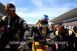 Jolyon Palmer (GBR) Renault Sport F1 Team RS17. 08.10.2017. Formula 1 World Championship, Rd 16, Japanese Grand Prix, Suzuka, Japan, Race Day.