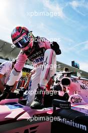 Sergio Perez (MEX) Sahara Force India F1 VJM10 on the grid. 08.10.2017. Formula 1 World Championship, Rd 16, Japanese Grand Prix, Suzuka, Japan, Race Day.
