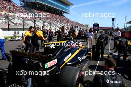 Jolyon Palmer (GBR) Renault Sport F1 Team RS17. 08.10.2017. Formula 1 World Championship, Rd 16, Japanese Grand Prix, Suzuka, Japan, Race Day.