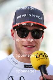 Stoffel Vandoorne (BEL) McLaren on the grid. 08.10.2017. Formula 1 World Championship, Rd 16, Japanese Grand Prix, Suzuka, Japan, Race Day.
