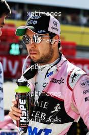 Sergio Perez (MEX) Sahara Force India F1 on the grid. 08.10.2017. Formula 1 World Championship, Rd 16, Japanese Grand Prix, Suzuka, Japan, Race Day.