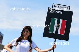 Grid girl for Sergio Perez (MEX) Sahara Force India F1. 08.10.2017. Formula 1 World Championship, Rd 16, Japanese Grand Prix, Suzuka, Japan, Race Day.