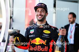 Daniel Ricciardo (AUS) Red Bull Racing celebrates his third position on the podium. 08.10.2017. Formula 1 World Championship, Rd 16, Japanese Grand Prix, Suzuka, Japan, Race Day.