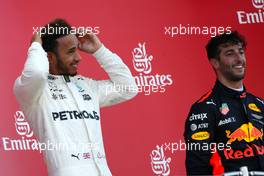 Lewis Hamilton (GBR) Mercedes AMG F1  and Daniel Ricciardo (AUS) Red Bull Racing  08.10.2017. Formula 1 World Championship, Rd 16, Japanese Grand Prix, Suzuka, Japan, Race Day.