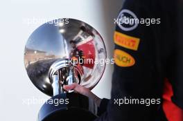 Daniel Ricciardo (AUS) Red Bull Racing celebrates his third position on the podium. 08.10.2017. Formula 1 World Championship, Rd 16, Japanese Grand Prix, Suzuka, Japan, Race Day.