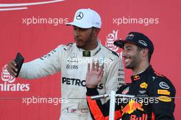 1st place Lewis Hamilton (GBR) Mercedes AMG F1 W08 and 3rd place Daniel Ricciardo (AUS) Red Bull Racing. 08.10.2017. Formula 1 World Championship, Rd 16, Japanese Grand Prix, Suzuka, Japan, Race Day.