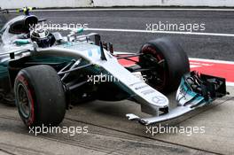 Valtteri Bottas (FIN) Mercedes AMG F1 W08 with a broken front wing in the third practice session. 07.10.2017. Formula 1 World Championship, Rd 16, Japanese Grand Prix, Suzuka, Japan, Qualifying Day.