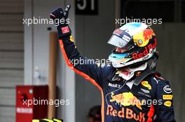 Daniel Ricciardo (AUS) Red Bull Racing celebrates in qualifying parc ferme. 07.10.2017. Formula 1 World Championship, Rd 16, Japanese Grand Prix, Suzuka, Japan, Qualifying Day.