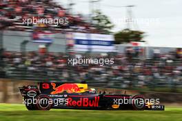 Daniel Ricciardo (AUS) Red Bull Racing RB13. 07.10.2017. Formula 1 World Championship, Rd 16, Japanese Grand Prix, Suzuka, Japan, Qualifying Day.