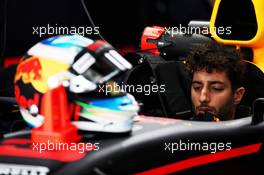 Daniel Ricciardo (AUS) Red Bull Racing RB13. 07.10.2017. Formula 1 World Championship, Rd 16, Japanese Grand Prix, Suzuka, Japan, Qualifying Day.