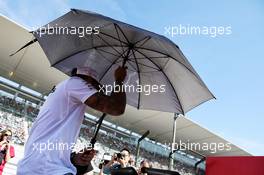 Lewis Hamilton (GBR) Mercedes AMG F1 on the drivers parade. 08.10.2017. Formula 1 World Championship, Rd 16, Japanese Grand Prix, Suzuka, Japan, Race Day.