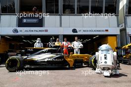(L to R): Cyril Abiteboul (FRA) Renault Sport F1 Managing Director; Jolyon Palmer (GBR) Renault Sport F1 Team; and Nico Hulkenberg (GER) Renault Sport F1 Team, with characters from Star Wars join the Renault Sport F1 Team to celebrate 40 years since the first film release. 28.05.2017. Formula 1 World Championship, Rd 6, Monaco Grand Prix, Monte Carlo, Monaco, Race Day.
