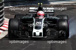 Kevin Magnussen (DEN) Haas VF-17 locks up under braking. 25.05.2017. Formula 1 World Championship, Rd 6, Monaco Grand Prix, Monte Carlo, Monaco, Practice Day.