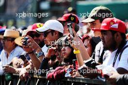 Fans. 27.10.2017. Formula 1 World Championship, Rd 18, Mexican Grand Prix, Mexico City, Mexico, Practice Day.