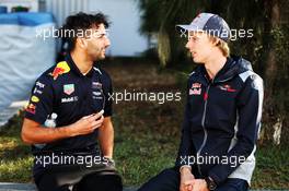 (L to R): Daniel Ricciardo (AUS) Red Bull Racing with Brendon Hartley (NZL) Scuderia Toro Rosso. 27.10.2017. Formula 1 World Championship, Rd 18, Mexican Grand Prix, Mexico City, Mexico, Practice Day.