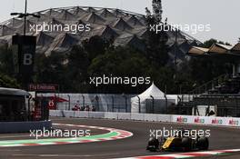 Carlos Sainz Jr (ESP) Renault Sport F1 Team RS17. 27.10.2017. Formula 1 World Championship, Rd 18, Mexican Grand Prix, Mexico City, Mexico, Practice Day.