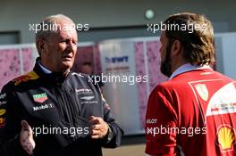 (L to R): Dr Helmut Marko (AUT) Red Bull Motorsport Consultant with Gino Rosato (CDN) Ferrari. 27.10.2017. Formula 1 World Championship, Rd 18, Mexican Grand Prix, Mexico City, Mexico, Practice Day.