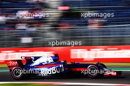 Brendon Hartley (NZL) Scuderia Toro Rosso STR12.                                27.10.2017. Formula 1 World Championship, Rd 18, Mexican Grand Prix, Mexico City, Mexico, Practice Day.