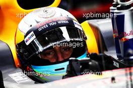 Daniel Ricciardo (AUS) Red Bull Racing RB13. 27.10.2017. Formula 1 World Championship, Rd 18, Mexican Grand Prix, Mexico City, Mexico, Practice Day.