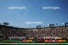 Nico Hulkenberg (GER) Renault Sport F1 Team RS17. 27.10.2017. Formula 1 World Championship, Rd 18, Mexican Grand Prix, Mexico City, Mexico, Practice Day.