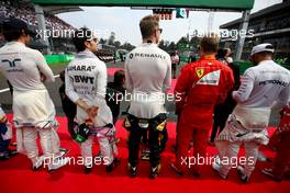 Nico Hulkenberg (GER) Renault Sport F1 Team,Sergio Perez (MEX) Sahara Force India F1   29.10.2017. Formula 1 World Championship, Rd 18, Mexican Grand Prix, Mexico City, Mexico, Race Day.