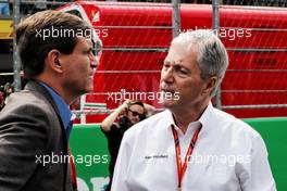 (L to R): Tavo Hellmund (USA) Former COTA Promotor with Alan Woollard (GBR) FOM. 29.10.2017. Formula 1 World Championship, Rd 18, Mexican Grand Prix, Mexico City, Mexico, Race Day.