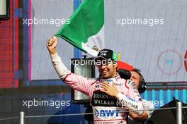 Sergio Perez (MEX) Sahara Force India F1 on the podium. 29.10.2017. Formula 1 World Championship, Rd 18, Mexican Grand Prix, Mexico City, Mexico, Race Day.