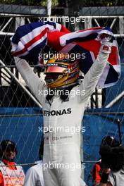 Lewis Hamilton (GBR) Mercedes AMG F1 celebrates winning the World Championship in parc ferme. 29.10.2017. Formula 1 World Championship, Rd 18, Mexican Grand Prix, Mexico City, Mexico, Race Day.