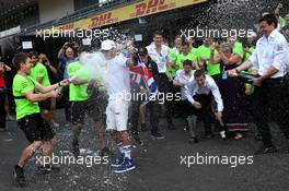 Lewis Hamilton (GBR) Mercedes AMG F1 W08 wins the 2017 Formula One World Championship and celebrates with the team. 29.10.2017. Formula 1 World 29.10.2017. Formula 1 World Championship, Rd 18, Mexican Grand Prix, Mexico City, Mexico, Race Day.