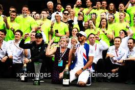 Lewis Hamilton (GBR) Mercedes AMG F1 celebrates winning the World Championship with the team, team mate Valtteri Bottas (FIN) Mercedes AMG F1, and mother Carmen Larbalestier (GBR). 29.10.2017. Formula 1 World Championship, Rd 18, Mexican Grand Prix, Mexico City, Mexico, Race Day.