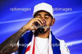 Lewis Hamilton (GBR) Mercedes AMG F1 celebrates winning the World Championship in the FIA Press Conference. 29.10.2017. Formula 1 World Championship, Rd 18, Mexican Grand Prix, Mexico City, Mexico, Race Day.