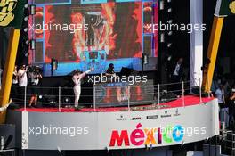 Sergio Perez (MEX) Sahara Force India F1 celebrates at the podium. 29.10.2017. Formula 1 World Championship, Rd 18, Mexican Grand Prix, Mexico City, Mexico, Race Day.