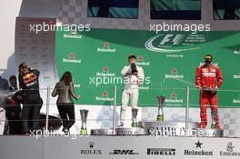 Max Verstappen (NLD) Red Bull Racing RB13 with Valtteri Bottas (FIN) Mercedes AMG F1 W08 and Kimi Raikkonen (FIN) Ferrari SF70H. 29.10.2017. Formula 1 World Championship, Rd 18, Mexican Grand Prix, Mexico City, Mexico, Race Day.