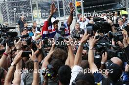 Lewis Hamilton (GBR) Mercedes AMG F1 W08 wins the 2017 Formula One World Championship and celebrates with the team. 29.10.2017. Formula 1 World Championship, Rd 18, Mexican Grand Prix, Mexico City, Mexico, Race Day.